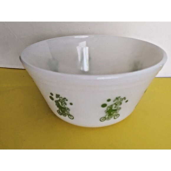 Federal Milk Glass "Clown" Bowl 3 1/2" x 7" diameter part of the circus series - Picture 7 of 7